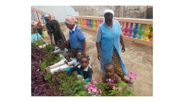 Bambini in giardino